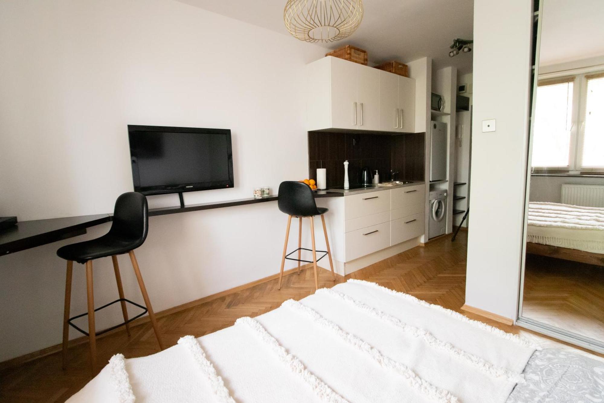 Piotrapartments - Daleka Cozy Train&Airport Apartment Varsóvia Exterior foto