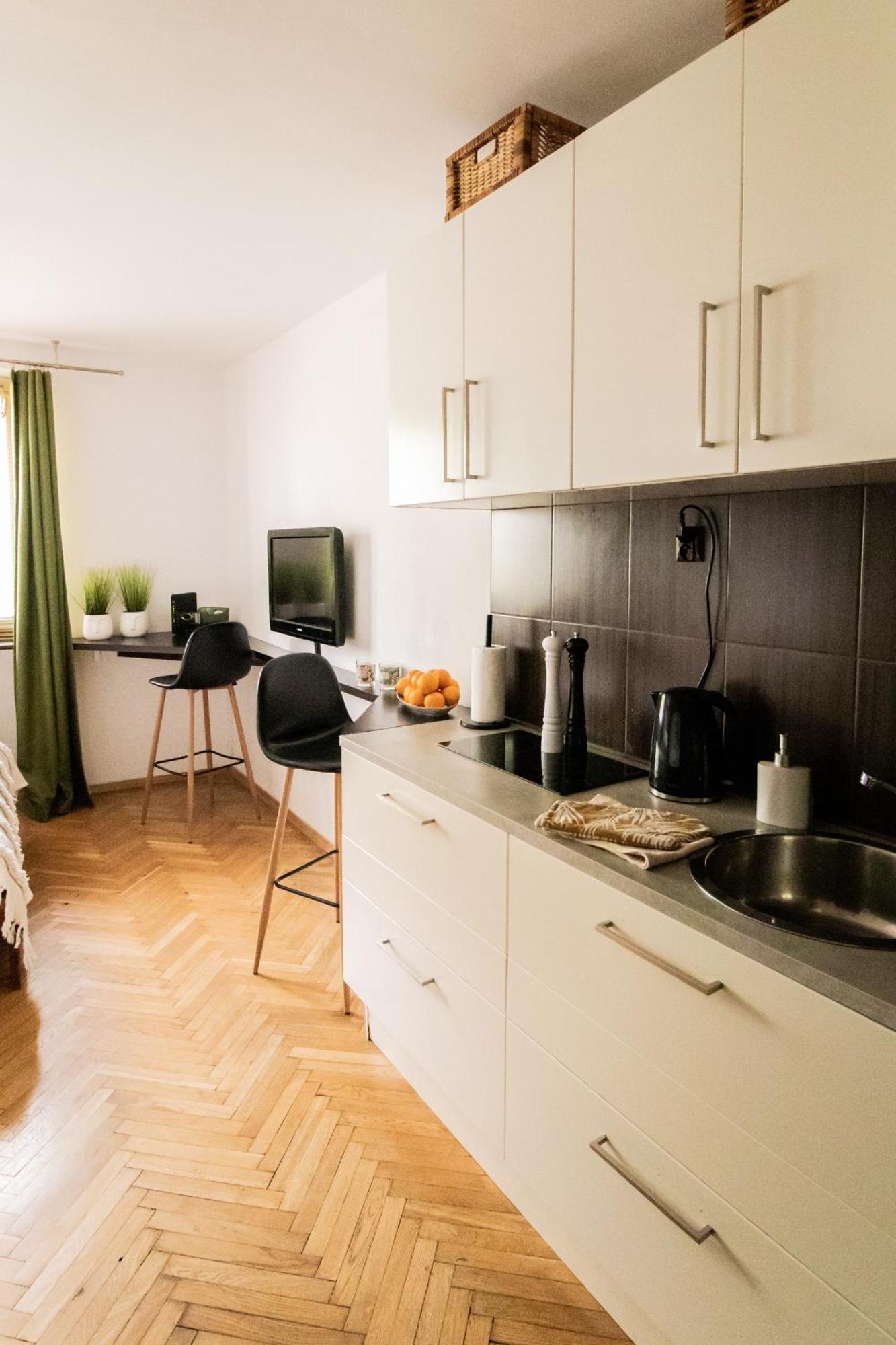 Piotrapartments - Daleka Cozy Train&Airport Apartment Varsóvia Exterior foto